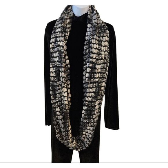 Extra Long Infinity Scraf - Picture 4 of 5